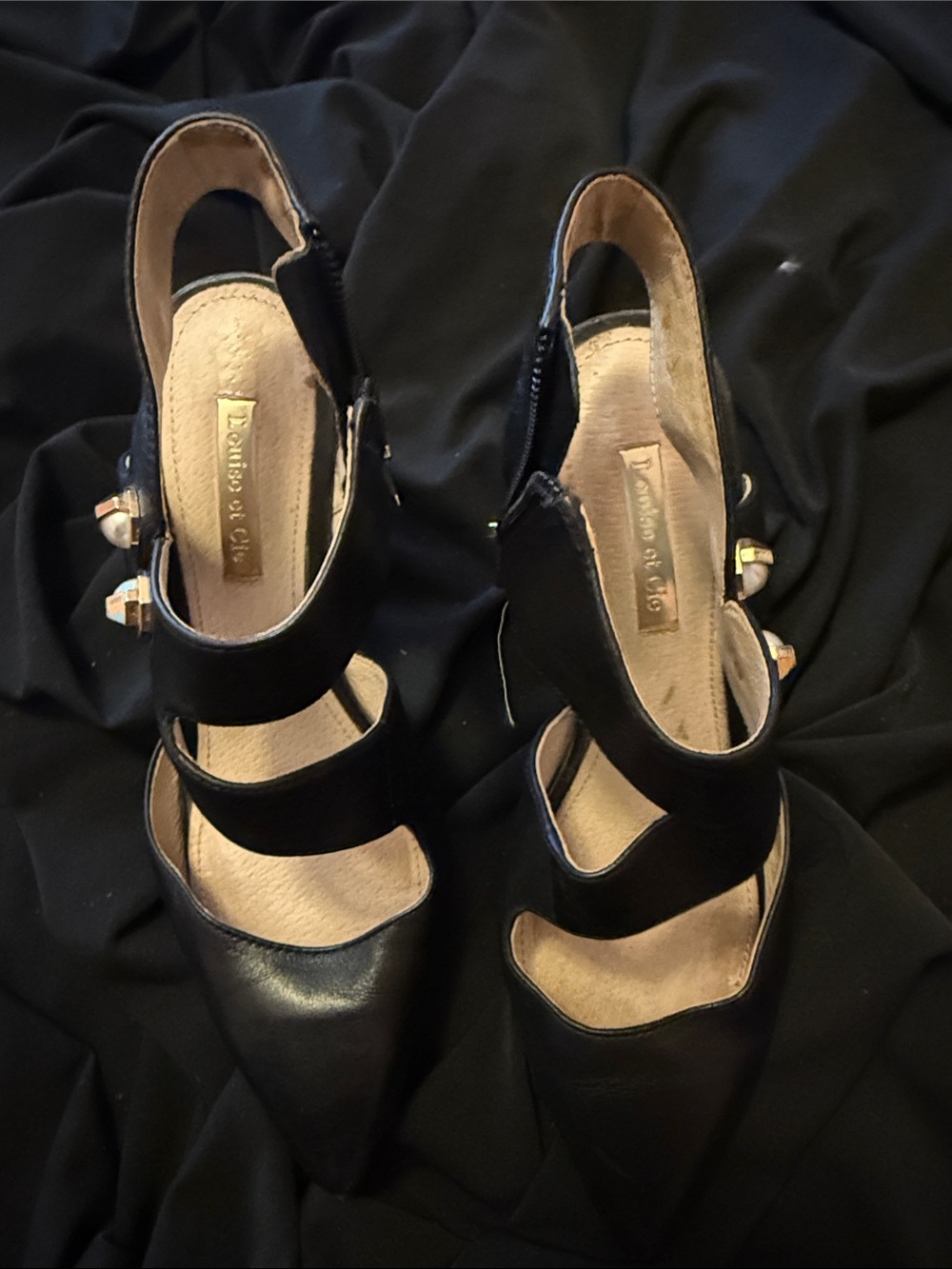 Louise Et Cie Black Size 6 Heels Strappy Pumps Pointed Toe Leather Jara Euc